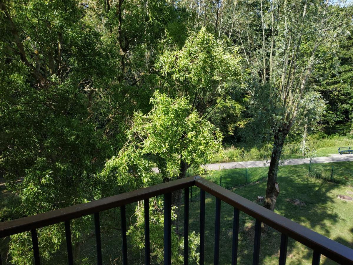 Bonvallet - Studio Paisible Et Chaleureux Avec Balcon Amiens Bagian luar foto
