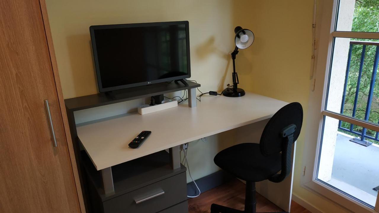 Bonvallet - Studio Paisible Et Chaleureux Avec Balcon Amiens Bagian luar foto
