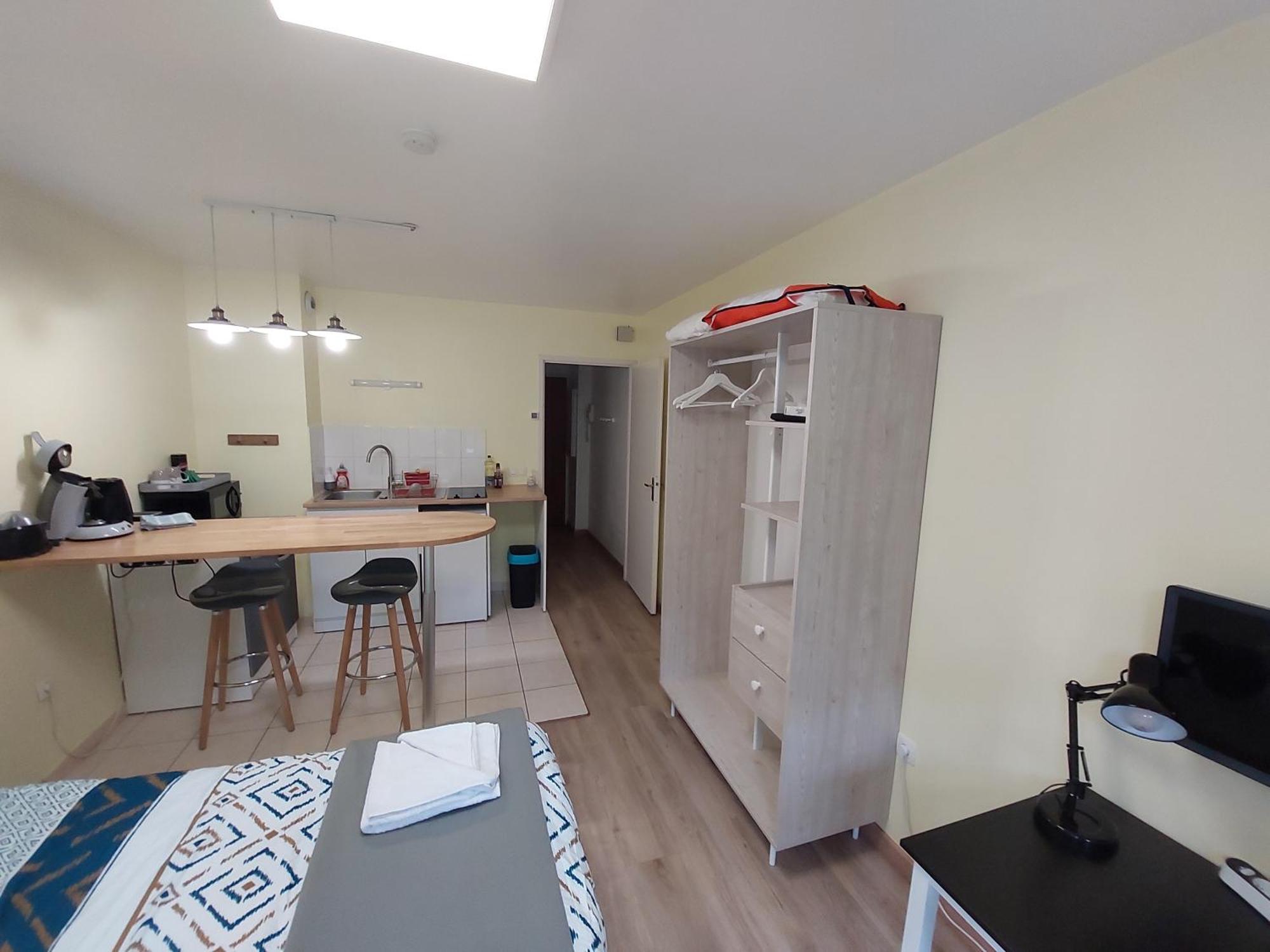 Bonvallet - Studio Paisible Et Chaleureux Avec Balcon Amiens Bagian luar foto